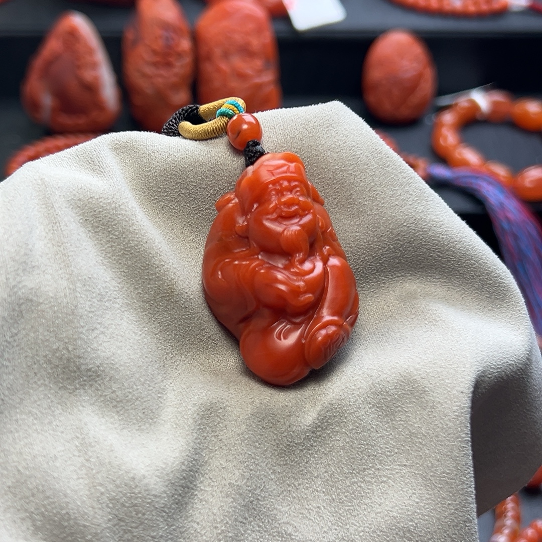 满肉柿子红财神吊坠