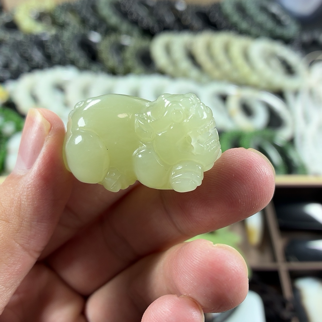 青海料晴水貔貅挂件