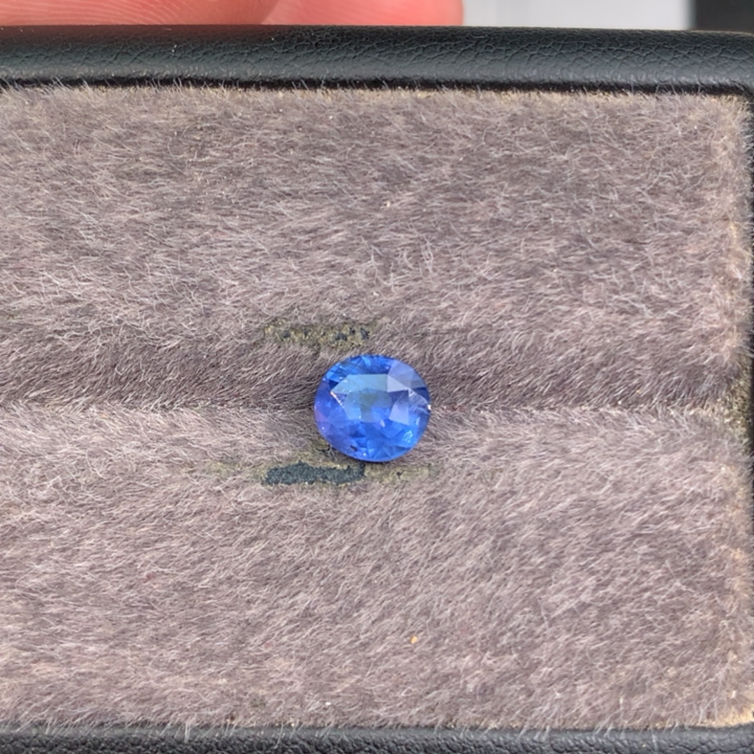 1.5克拉无烧矢车菊