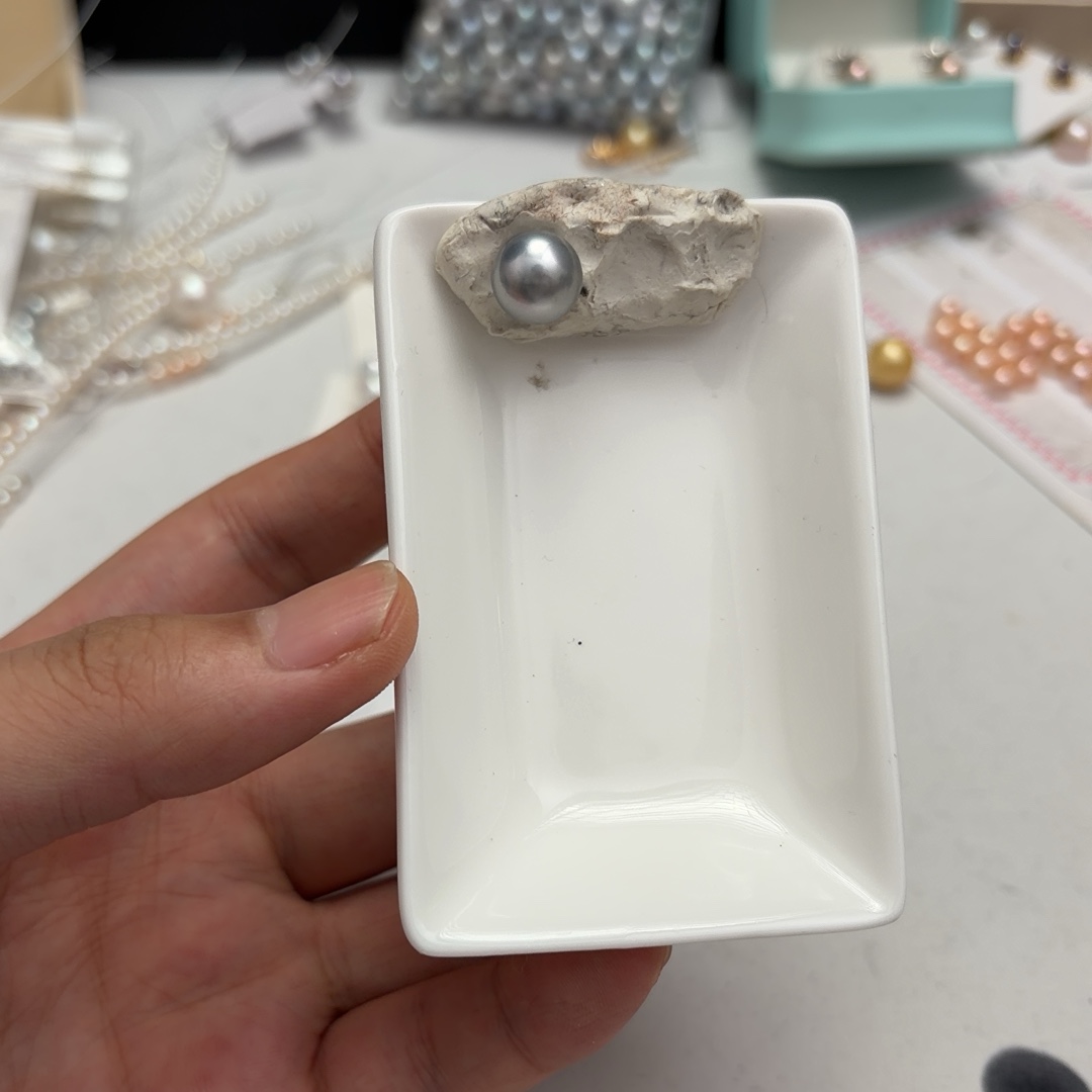 铂金灰