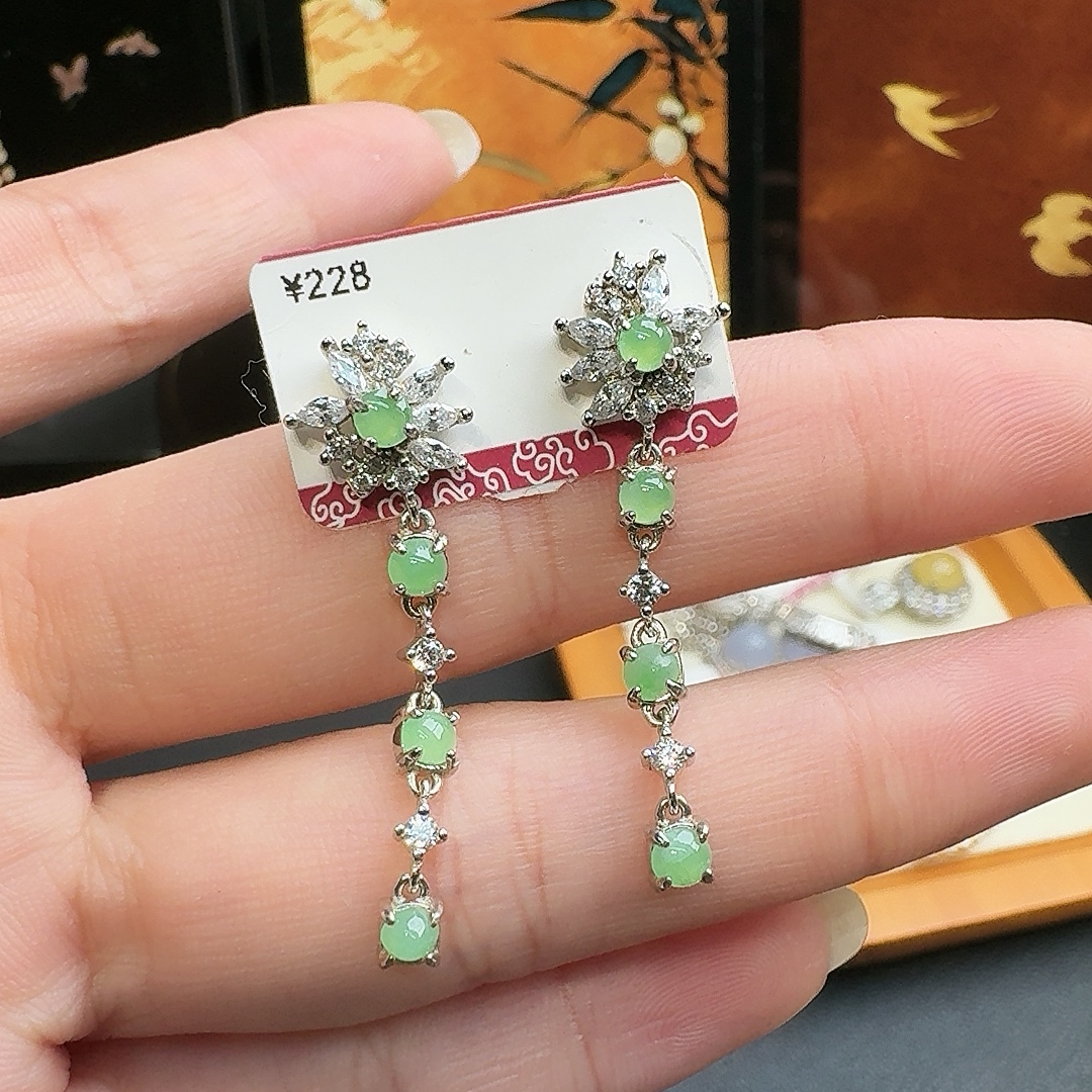 冰绿耳坠