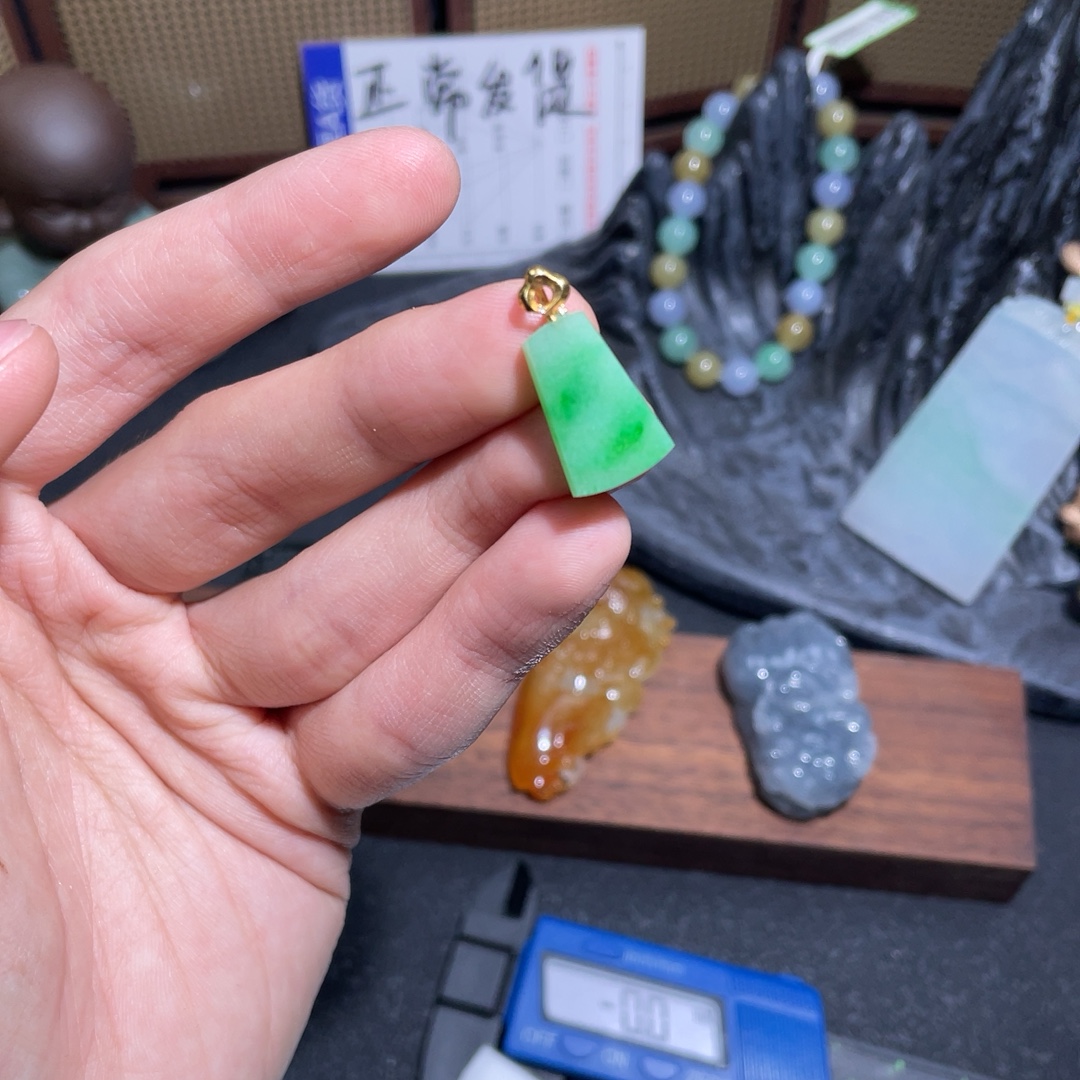 吊坠