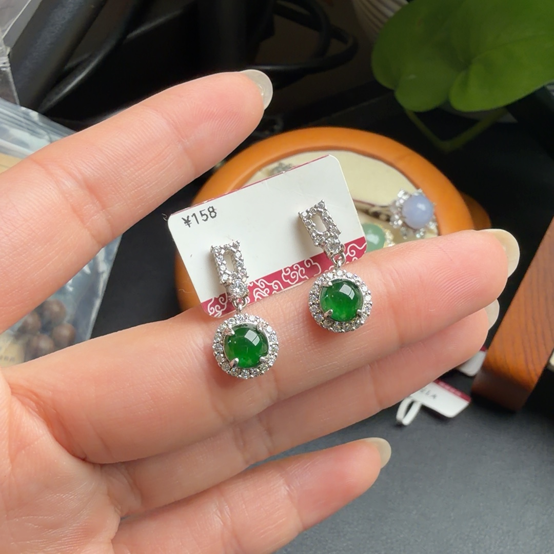 阳绿耳坠