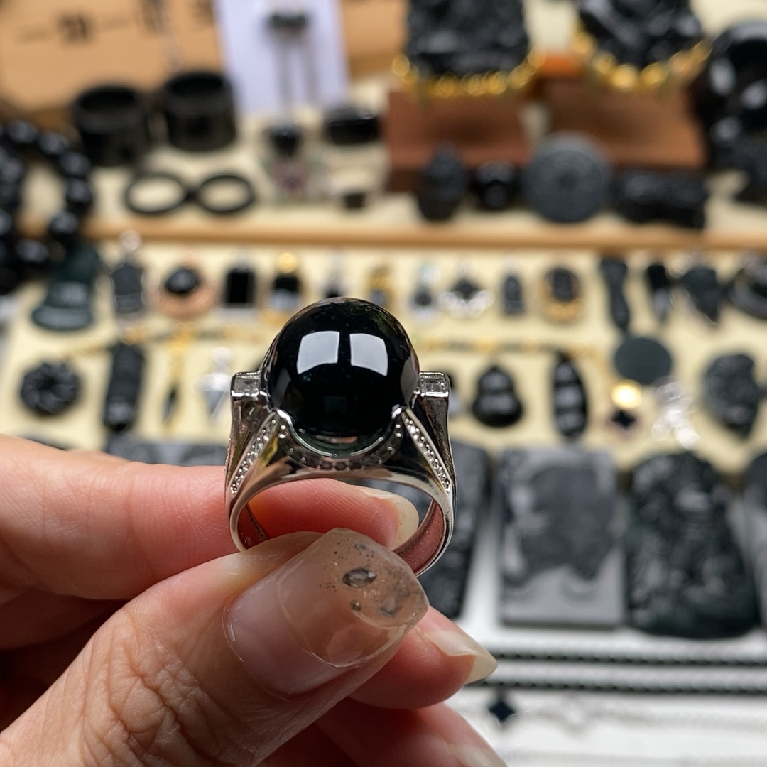 男戒（圈口17）活口透绿