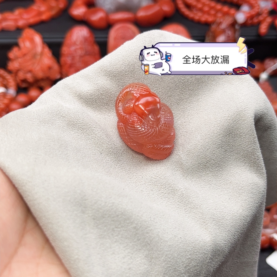 鸿运当头蛇吊坠