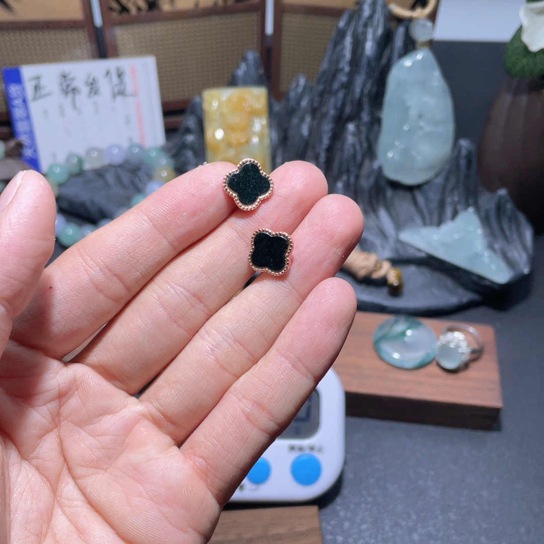 耳饰