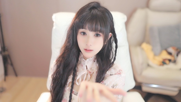 靠唱歌可以赚到电费吗？ 的封面图