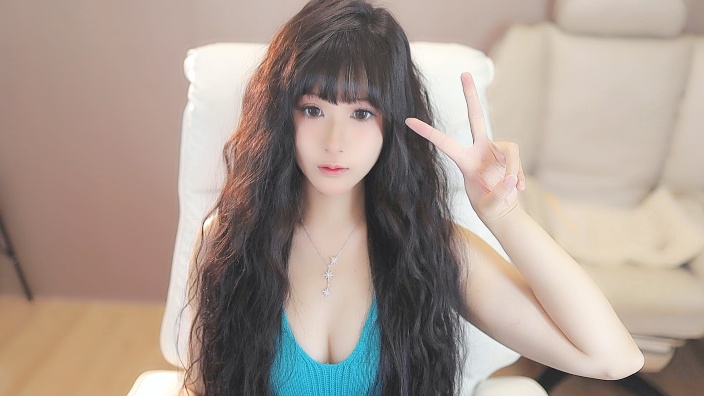 靠唱歌可以赚到电费吗？ 的封面图