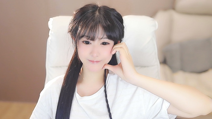 虚拟主播撕皮再就业 的封面图