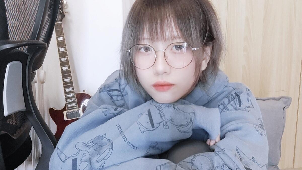 背痛，悲痛，悲恸。 的封面图