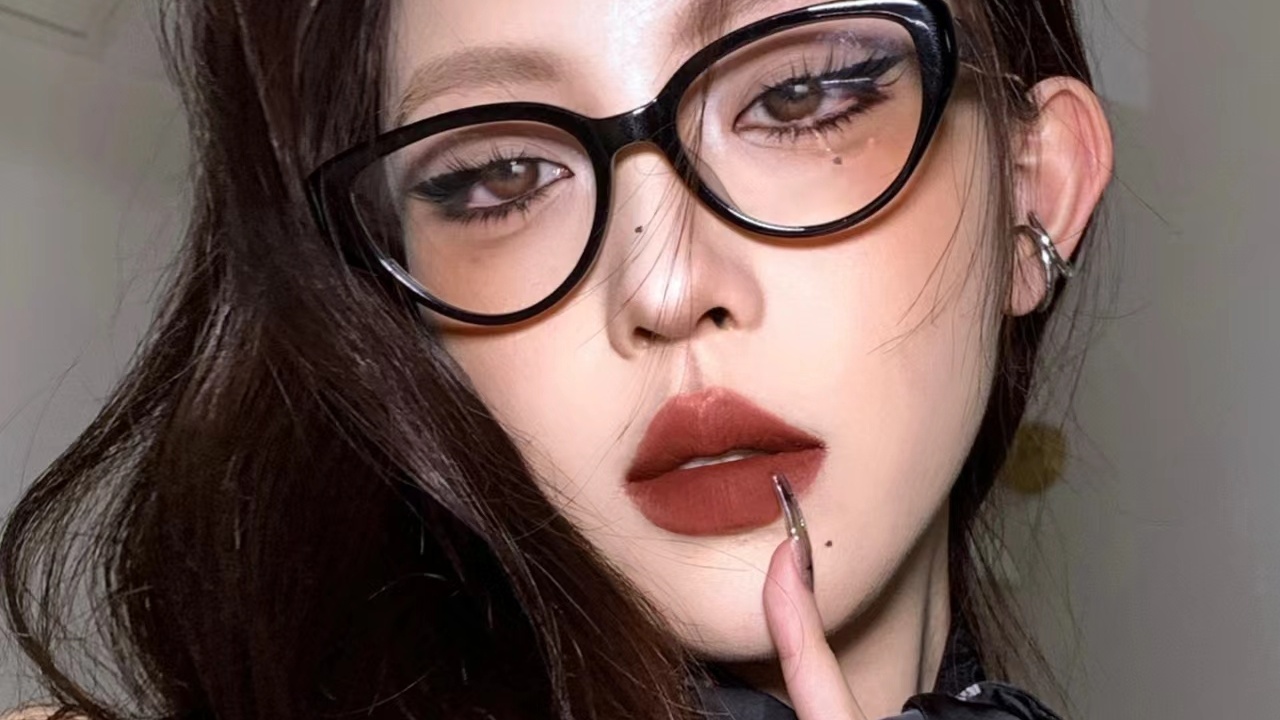 御姐音能有什么呢坏心思呢 的封面图