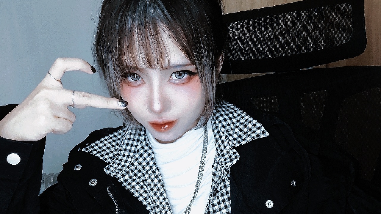 地偶公式照拍摄 的封面图