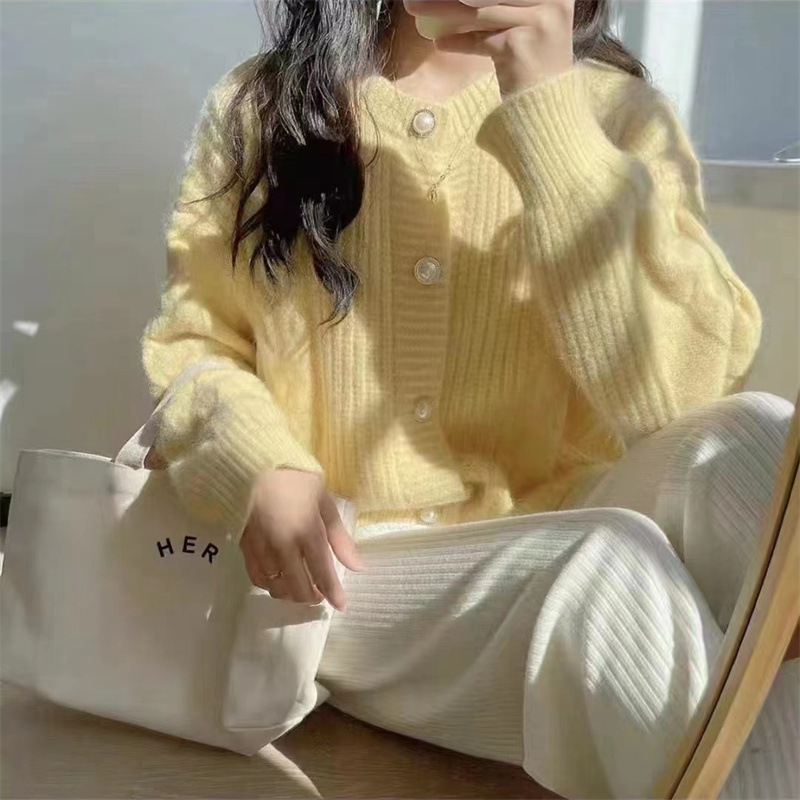 珍珠纽扣麻花毛衣女外套2026秋冬新款宽松软糯气质针织开衫上衣女