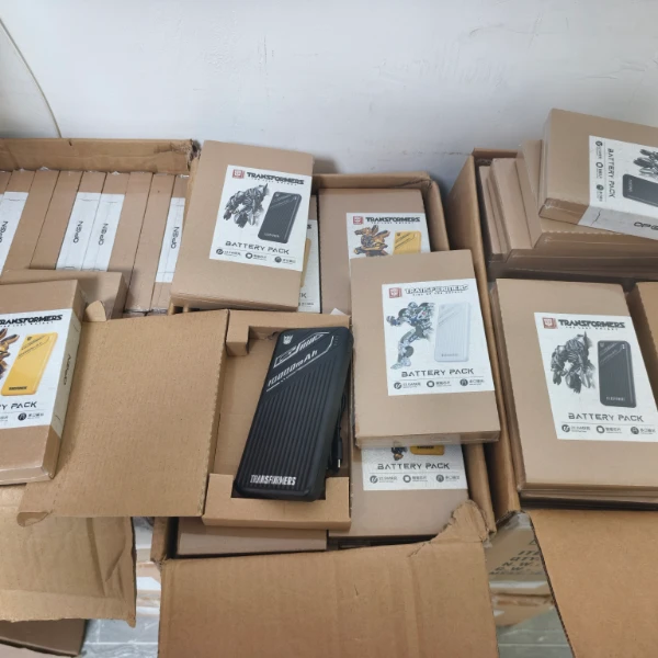 变形金刚充电宝，全新未拆封原装正品