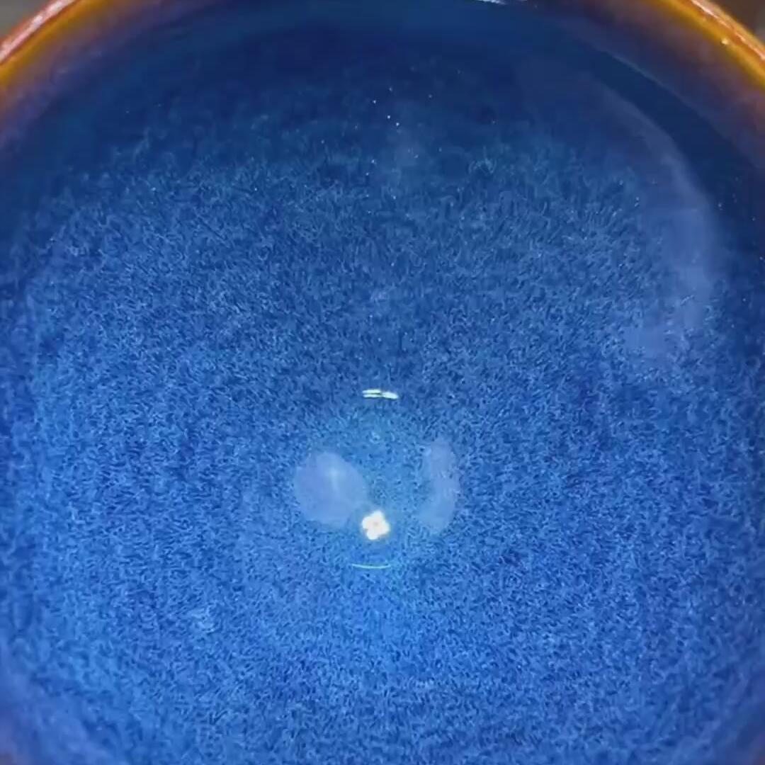 回蓝茶盏