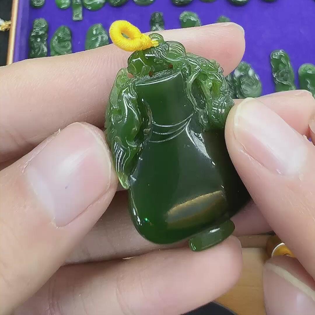 和田玉碧玉吊坠