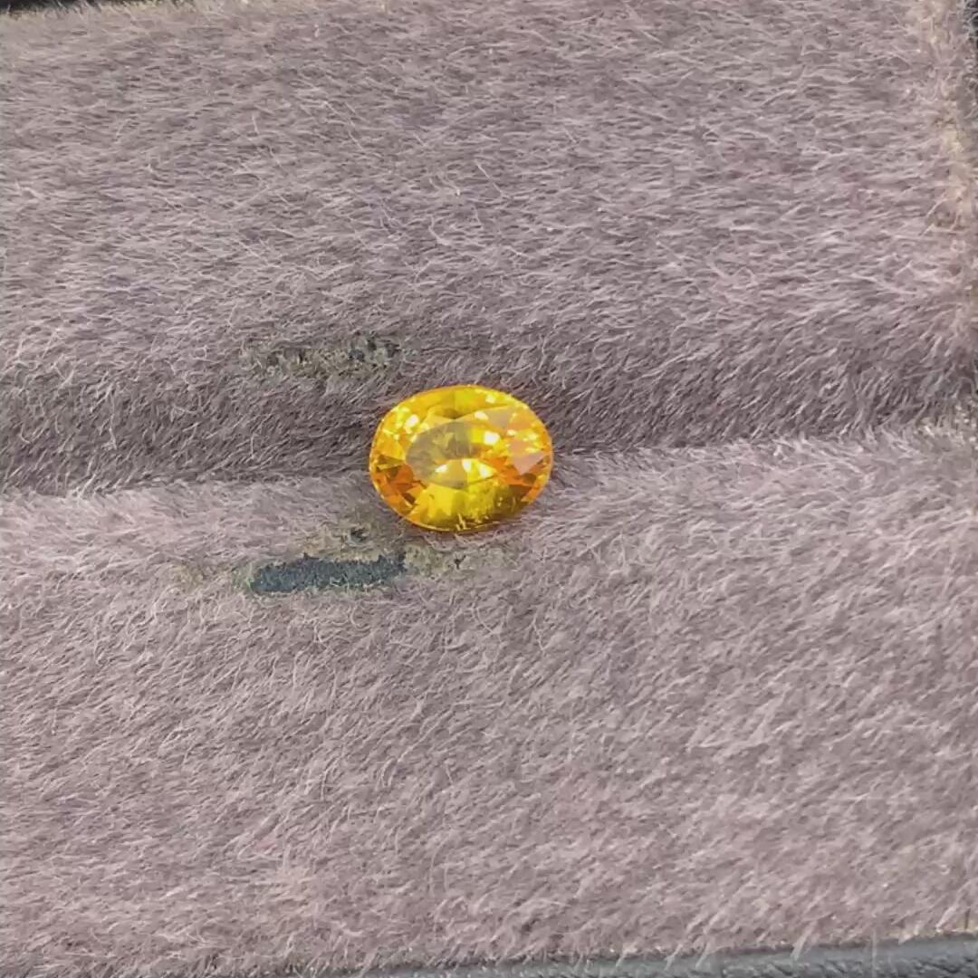 1.3克拉金丝雀老烧黄蓝宝