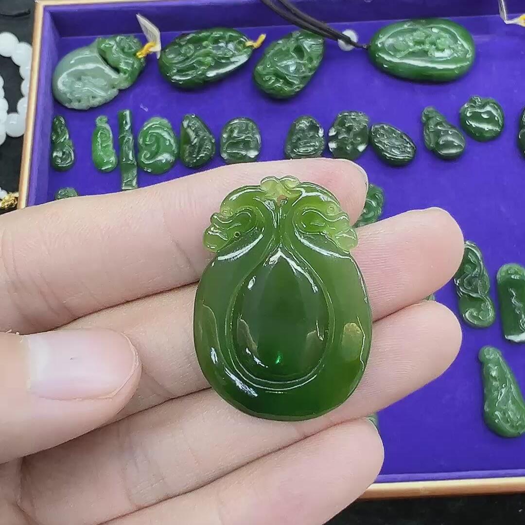 和田玉碧玉吊坠