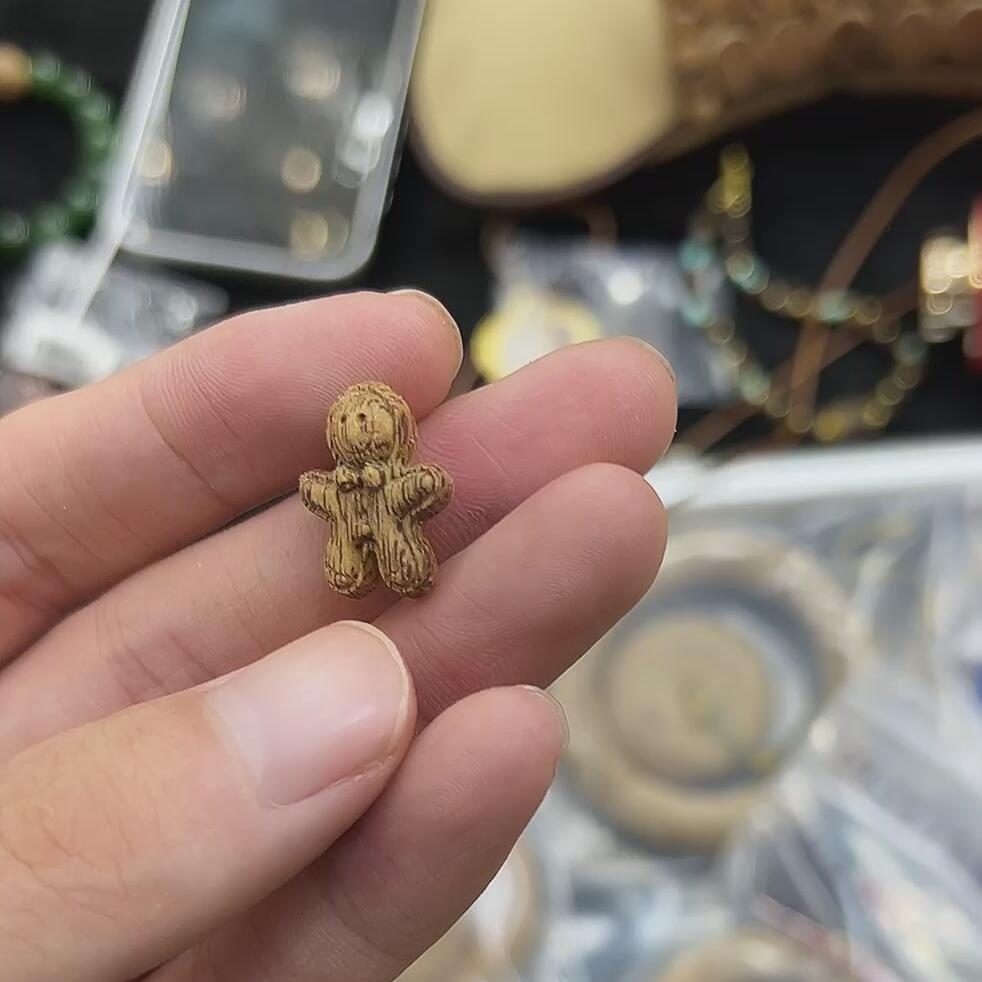 姜饼人雕刻件