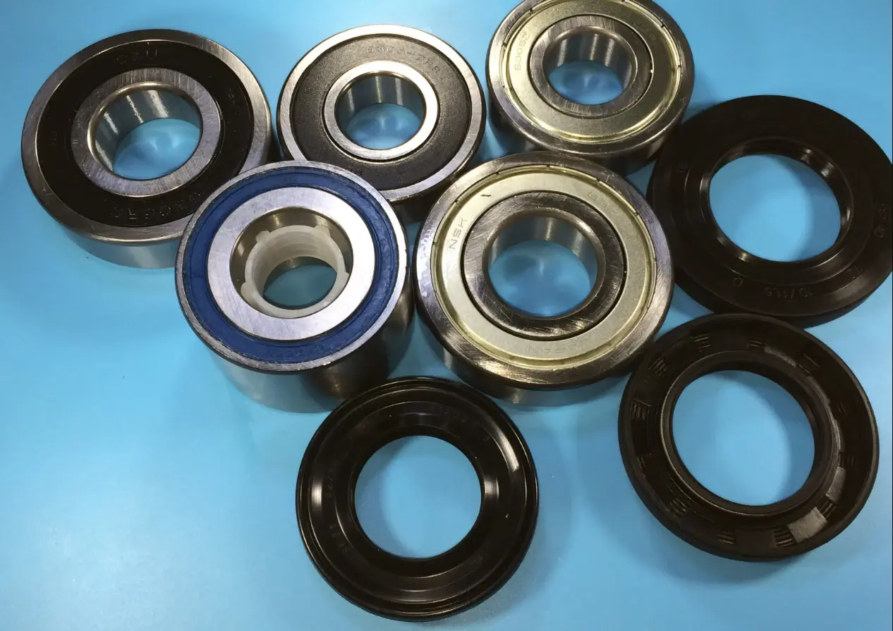 轴承密封的作用防止污染物进入:外界的灰尘,水,腐蚀性物质等都会加速