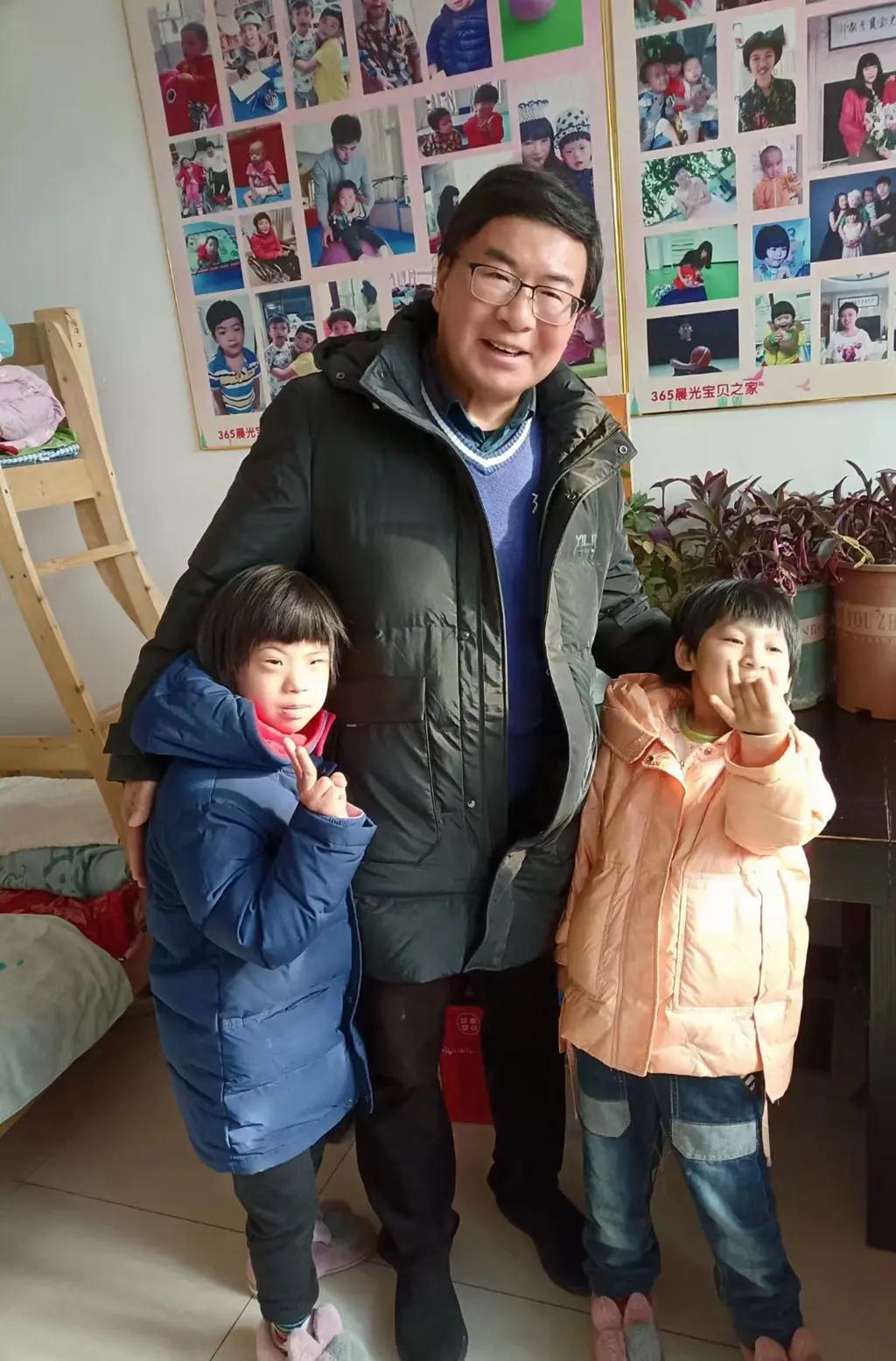 新年之际:韩乔生看望365晨光宝贝之家孩子们