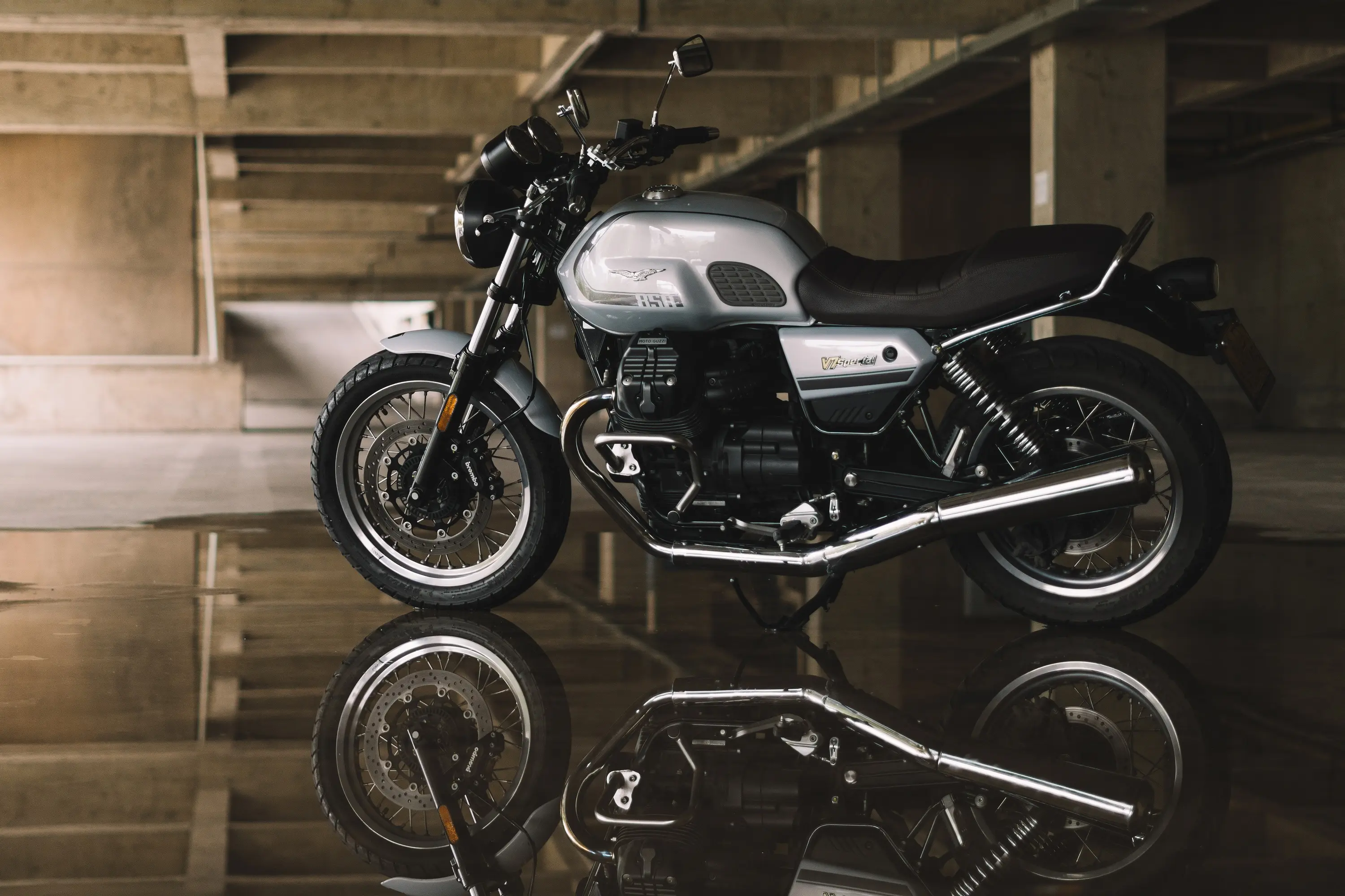 友车拍:摩托古兹v7 850 special