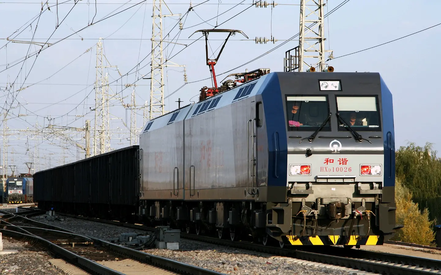 铁路科普二次元版第五期:艾瑞莎61西门子(hxd1型电力机车)