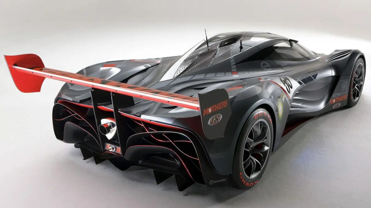 车的编号,马自达其实原来想借助他重返勒芒侧前方,右边其实有"风籁"两