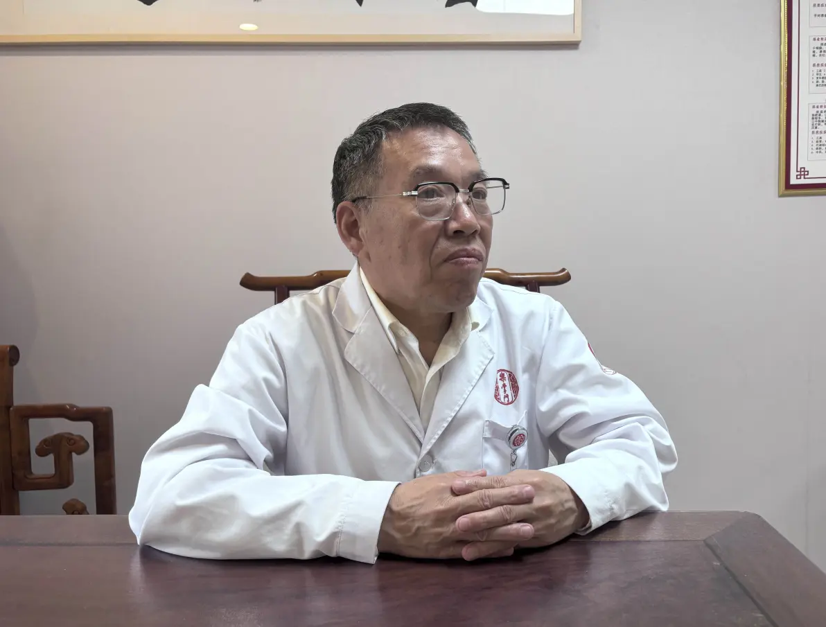 如今,杨海军主任任职于北京乐掌门中医,凭借着丰富的经验和精湛的医术