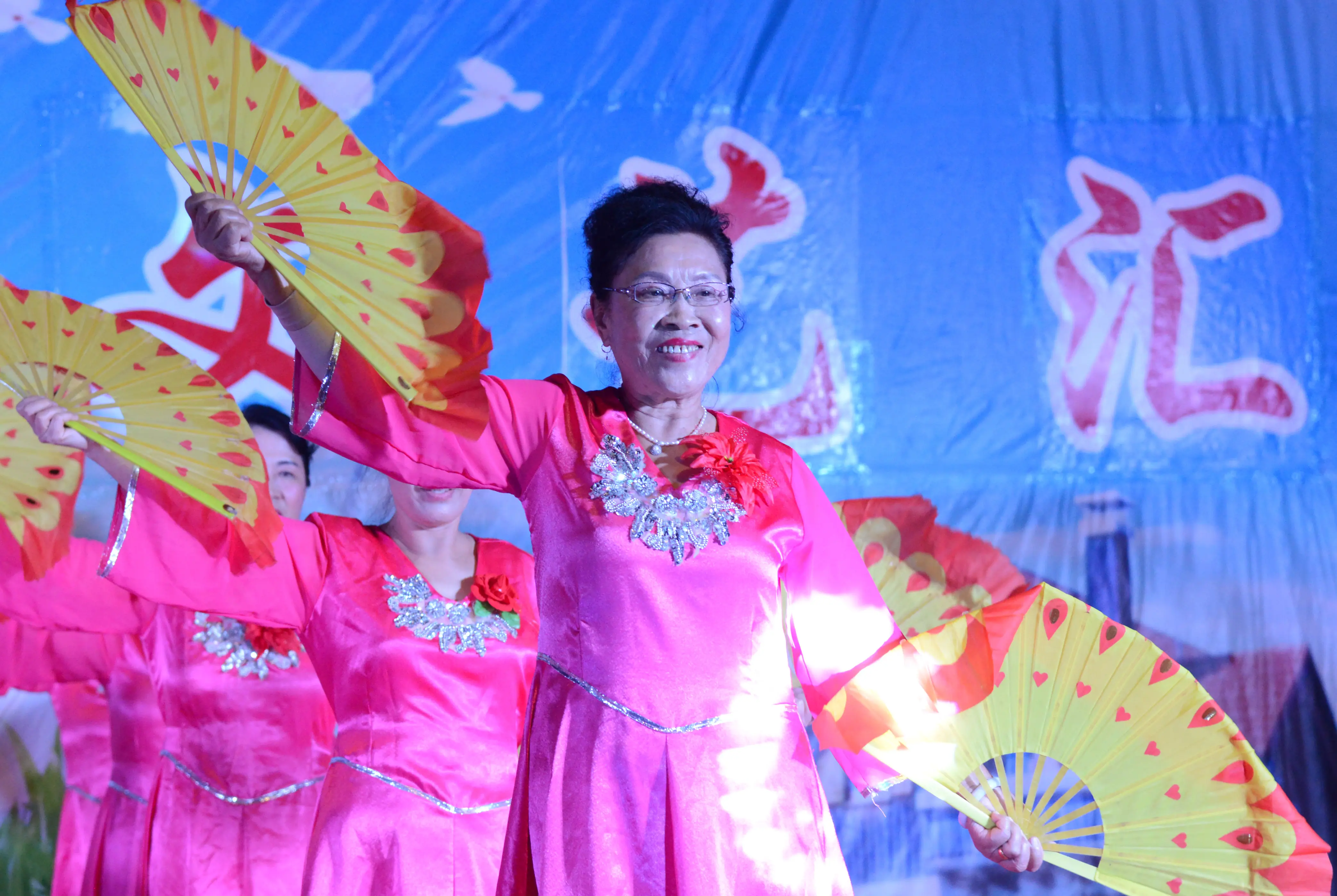 山东茌平:"聊城好人"周忠明带领村民铸就周楼幸福小康村 - 哔哩哔哩