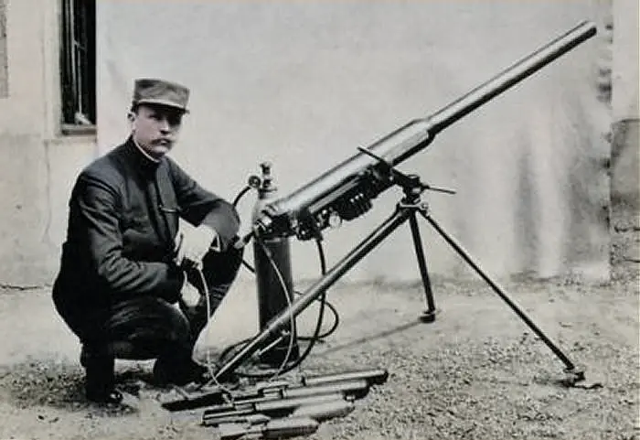 用压缩空气发射的轻型迫击炮:一战法国布朗德1915/16气动迫击炮