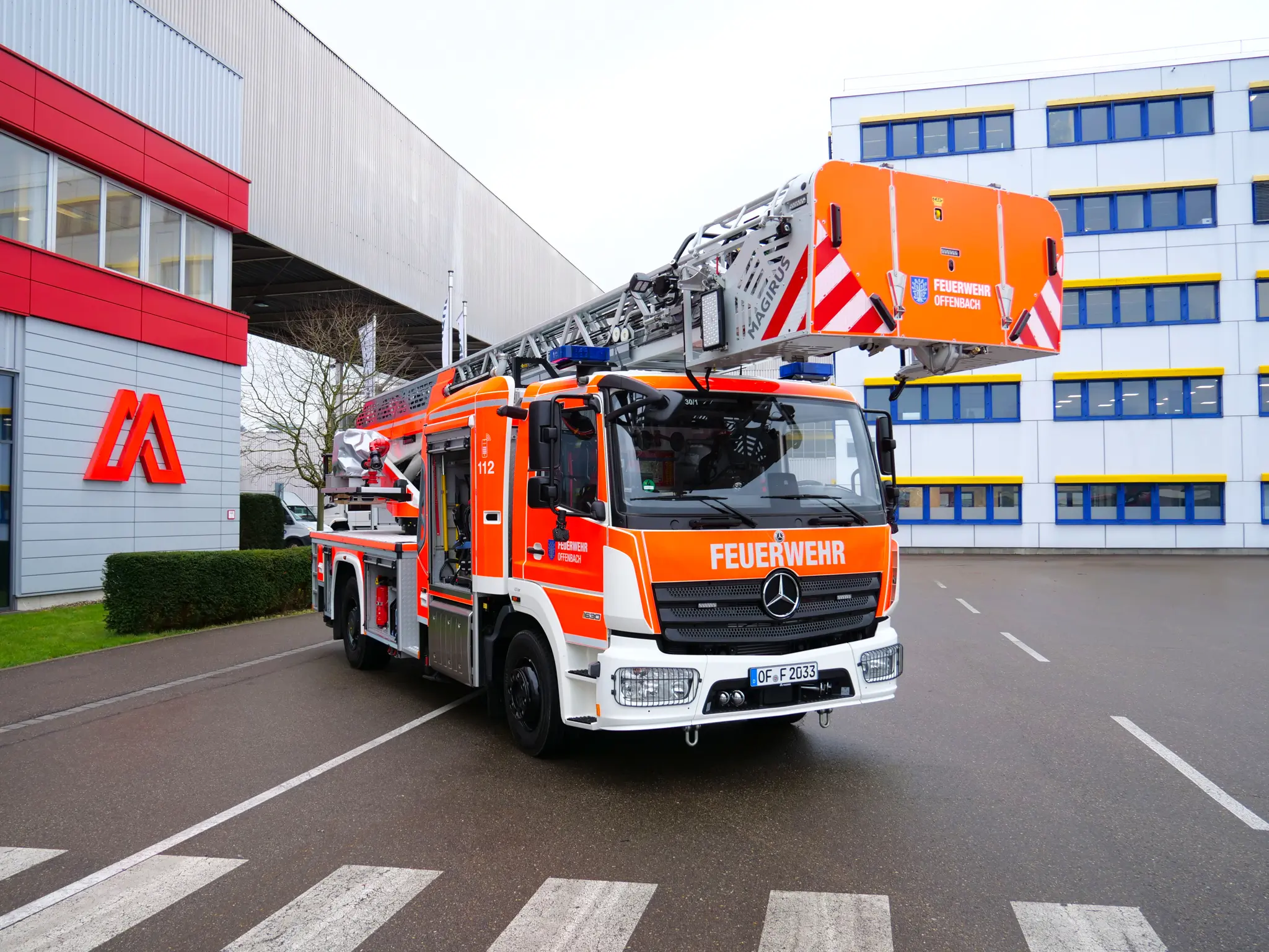 世界上第一个采用创新 magirus smartcontrol 技术的云梯消防车