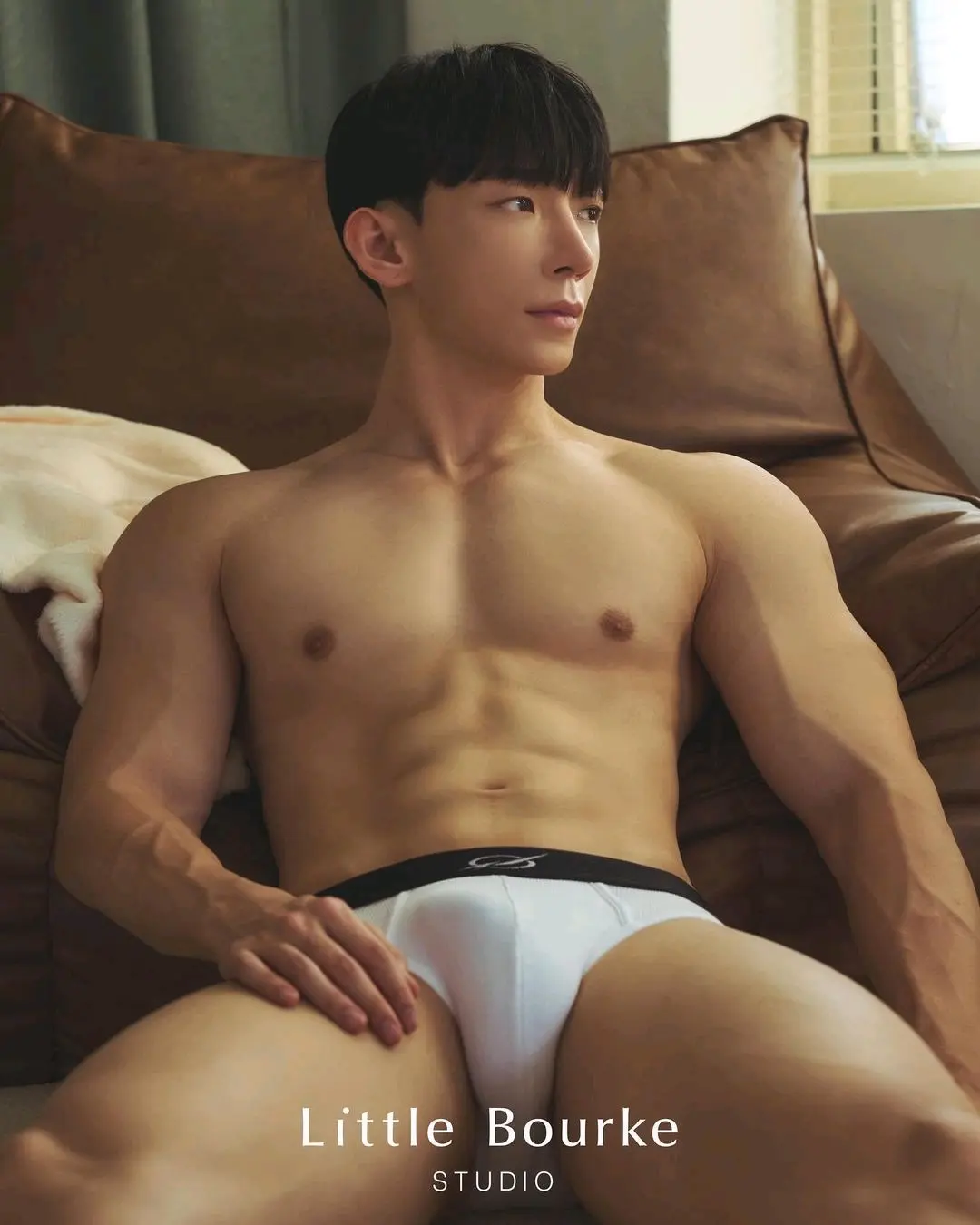 韩国冷白皮盐系肌肉男模欧巴ins:conyworld