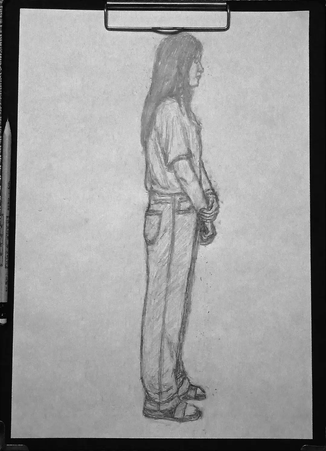 自己3小时画的牛仔裤美女侧面全身像素描