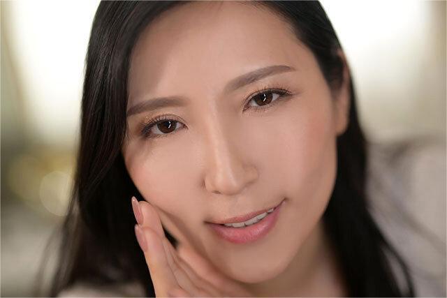 每天分享一个美女——椎名由奈 哔哩哔哩