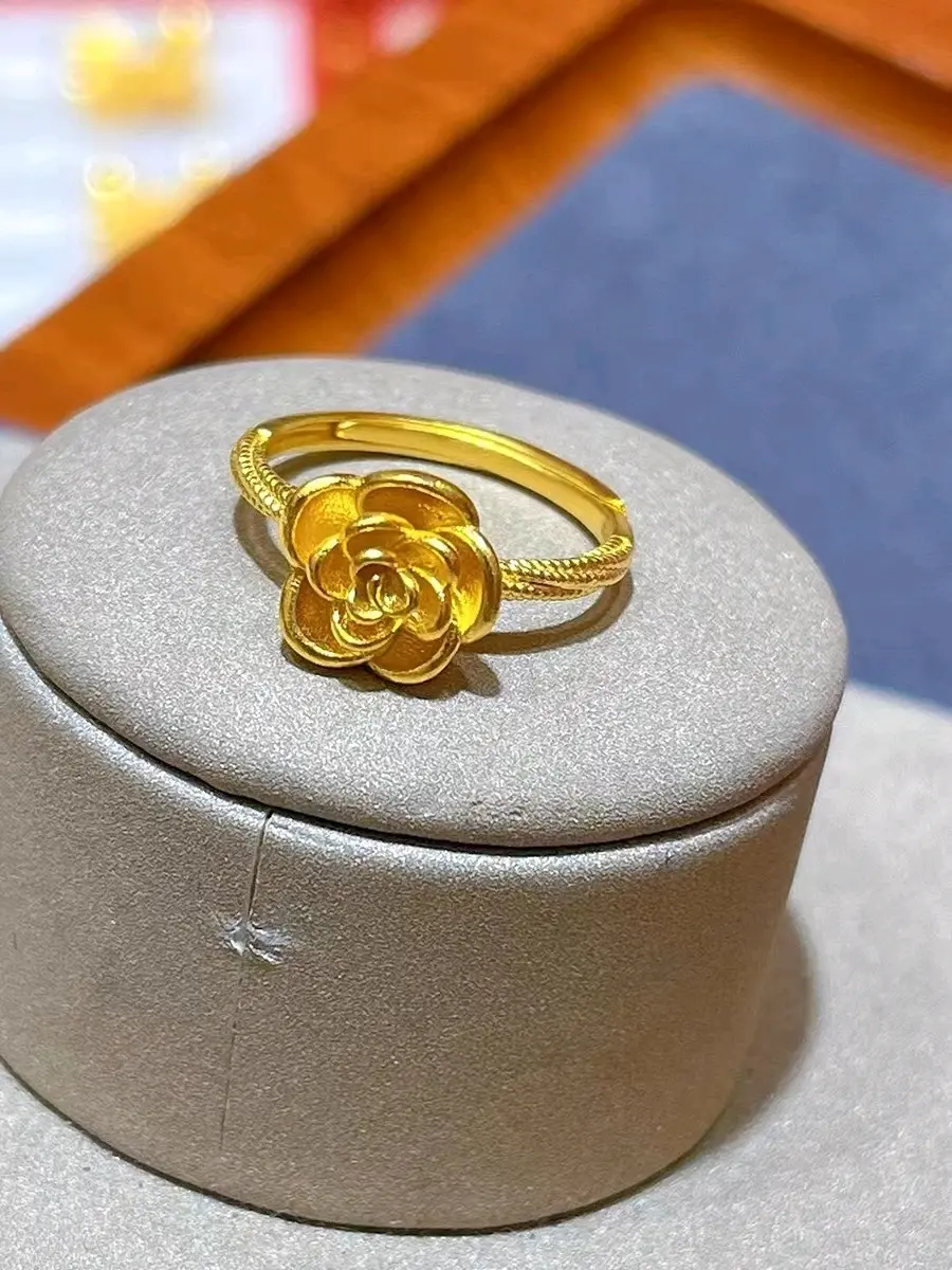 佩戴黄金玫瑰花戒指的寓意和象征