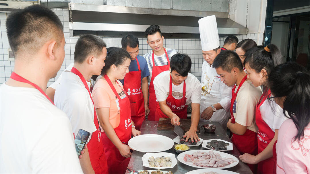 小吃刚需不缺客，全年无淡季，没经验就做这个！食为先培训学校 - 哔哩哔哩