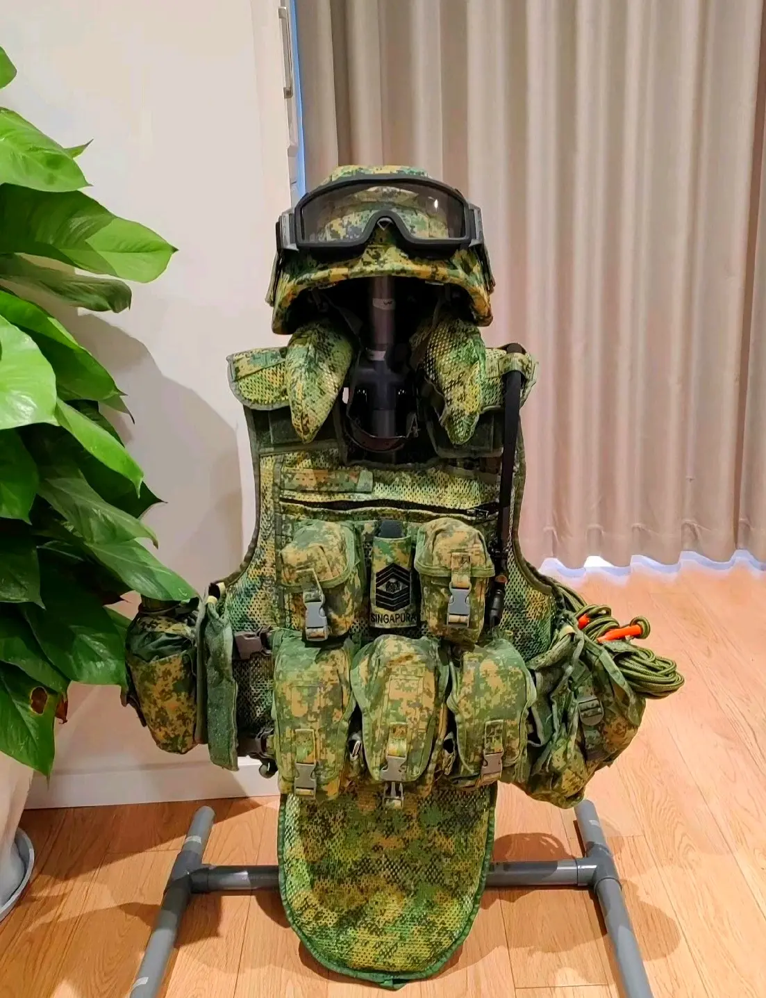 再谈新加坡陆军第二代头盔c1防弹头盔