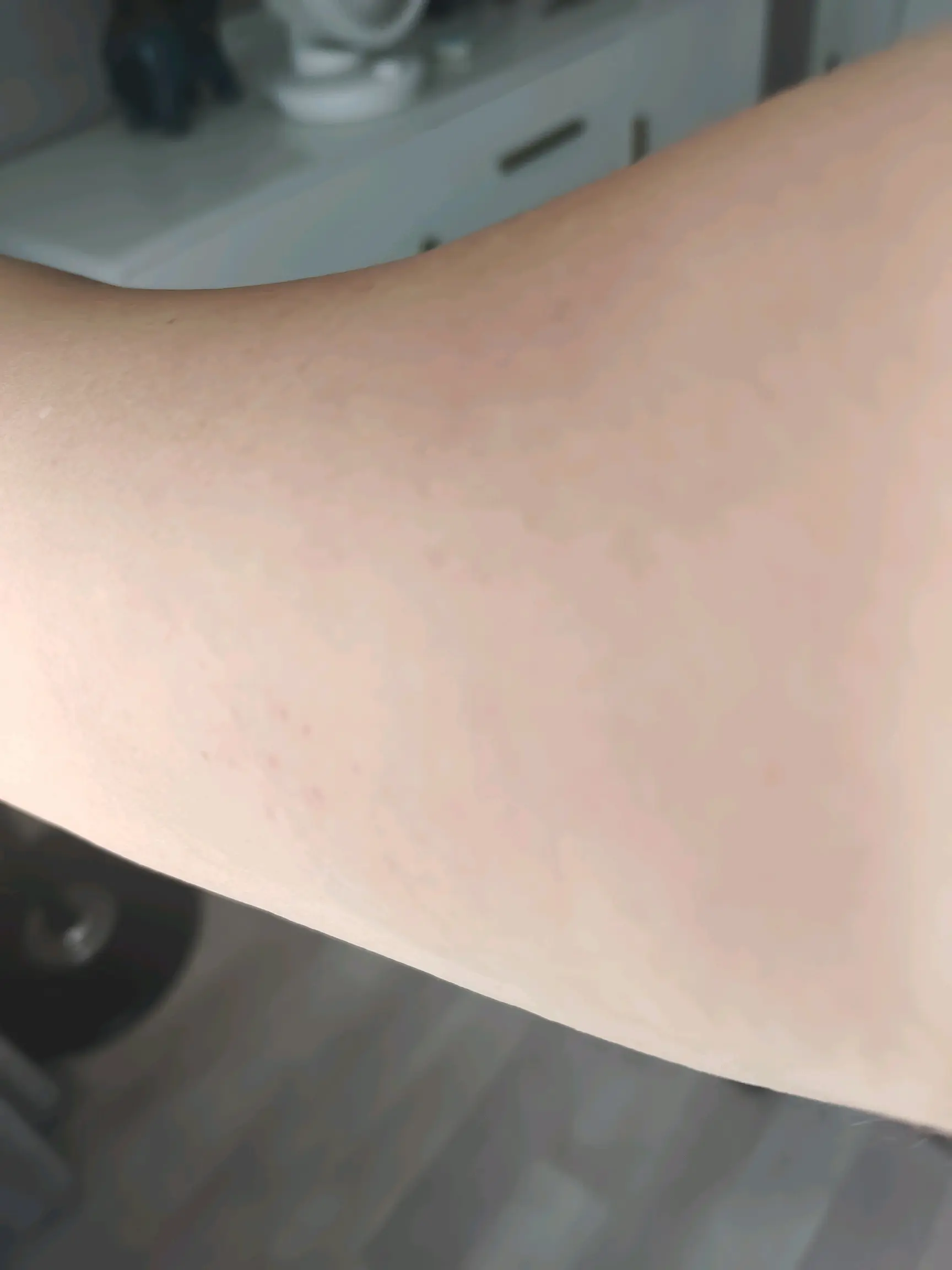 拍打胳膊上方,心包经位置