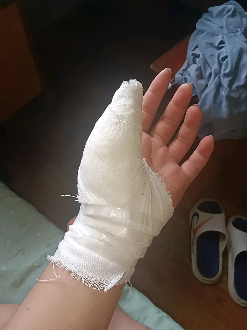 兄弟们最近手受伤了,刚出来,这周就不去了对不起大家,但实在是打不了