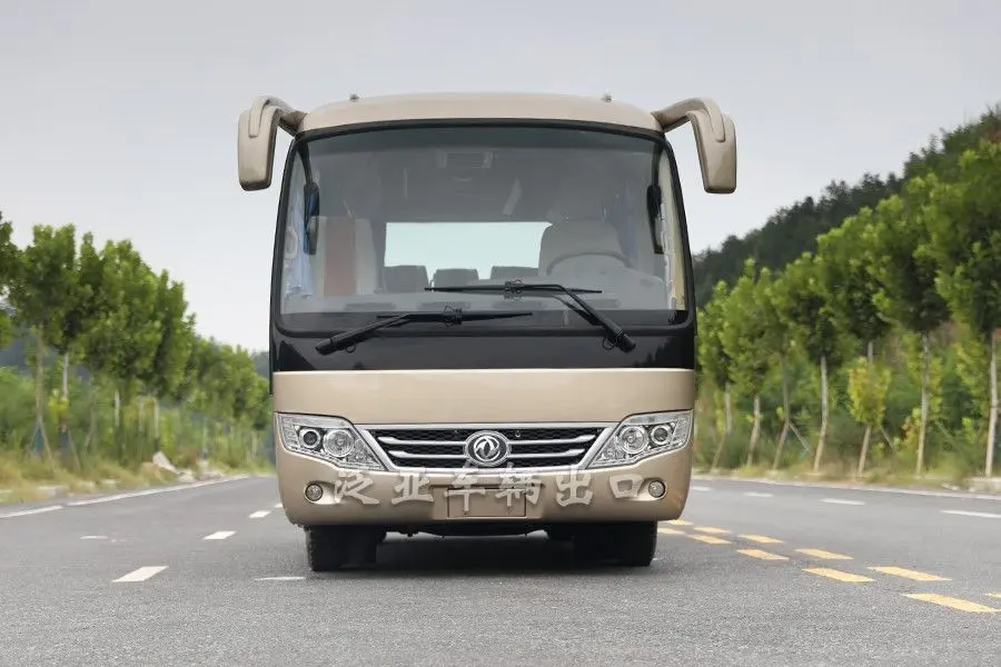 东风全驱4x4大马力客车村村通客运旅游车