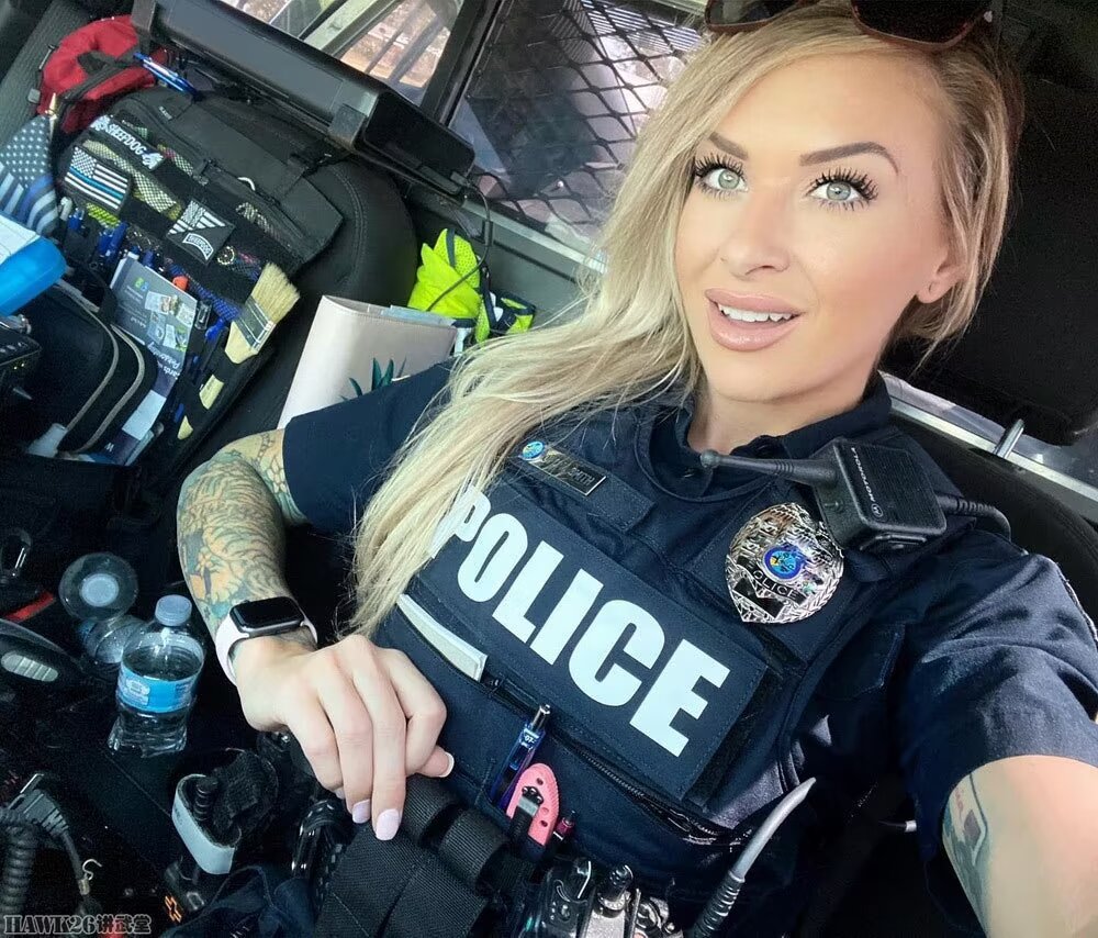 【周末mm例图】维多利亚·史密斯 一位美女警察的多彩人生 哔哩哔哩