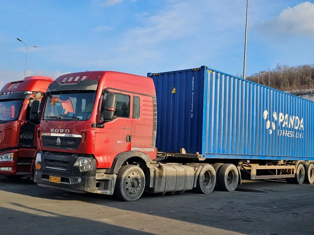 绥芬河口岸拍俄罗斯卡车番外篇,俄罗斯真是个全球卡车的博物馆