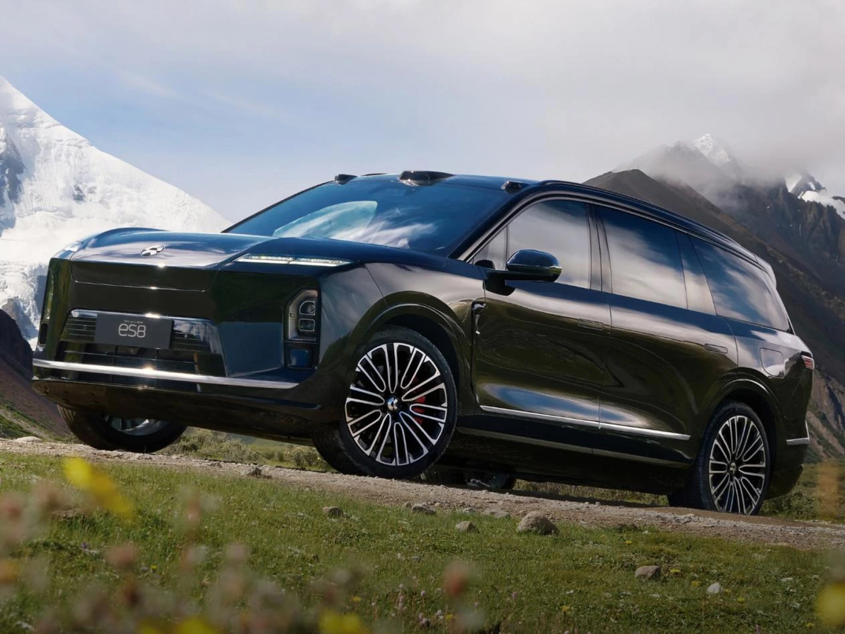 蔚来ES8尺寸提升_蔚来全新ES8预售价_蔚来es8