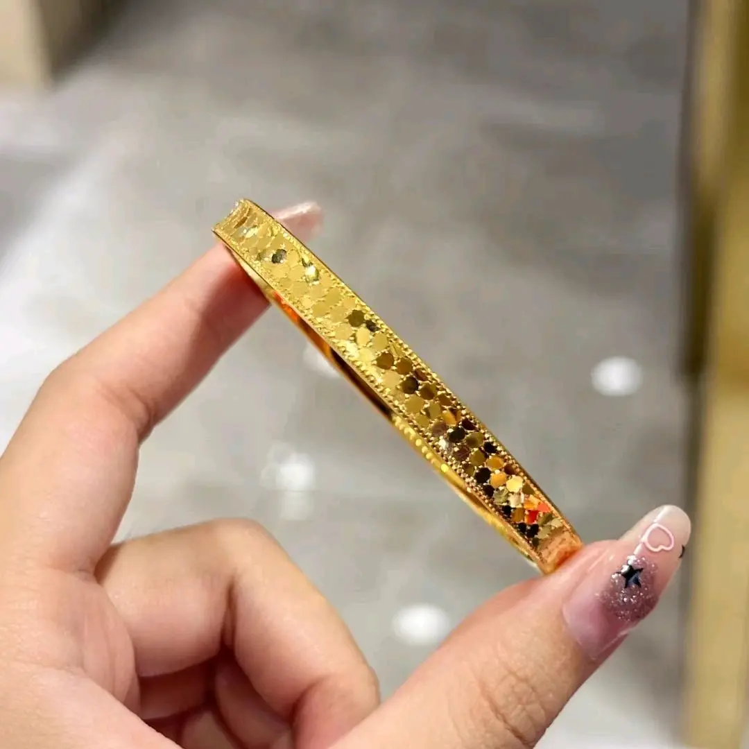 母亲节礼物首选足金龙鳞手镯寓意:祥瑞富贵