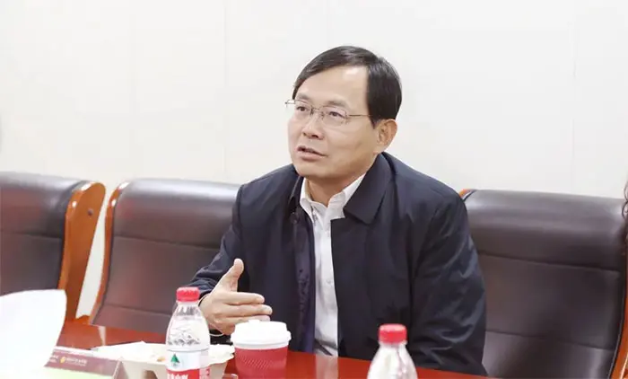 要闻 | 新希望集团李巍女士莅临参观指导