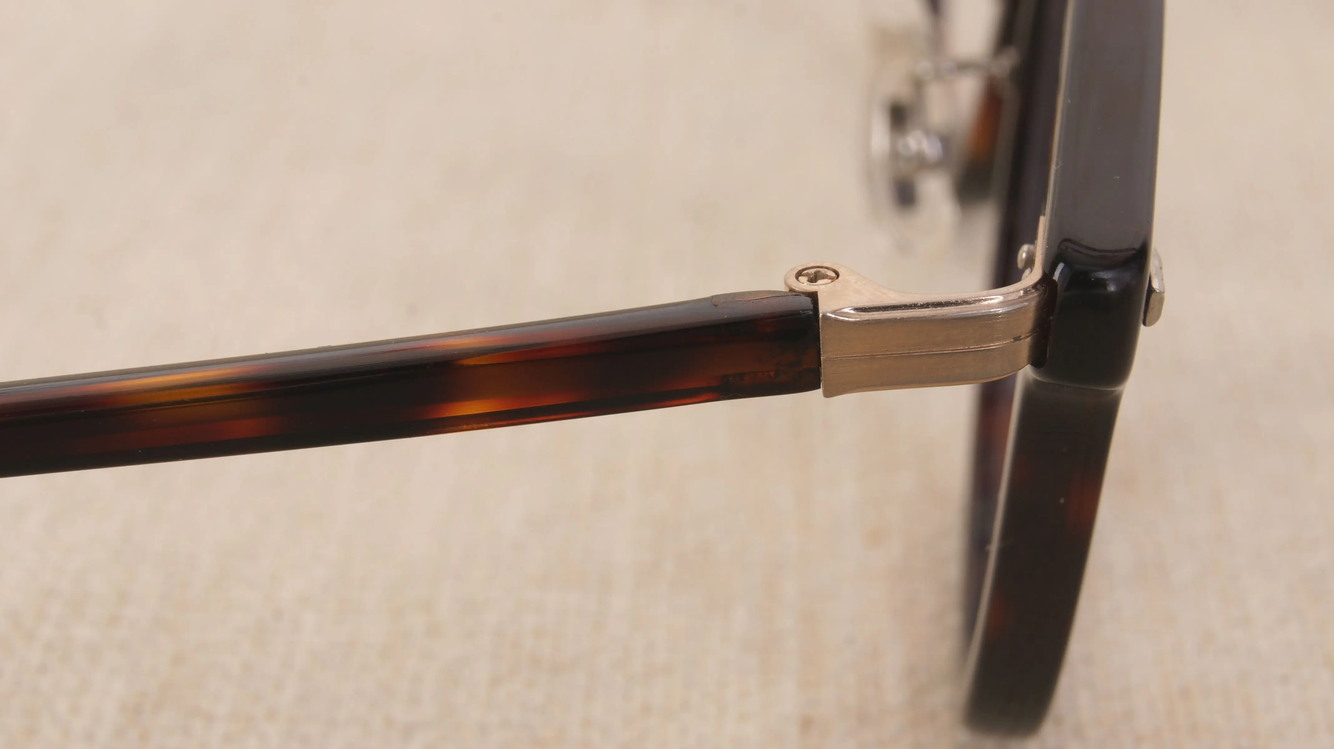 日本金子眼镜镜腿断裂维修外观无痕迹结实