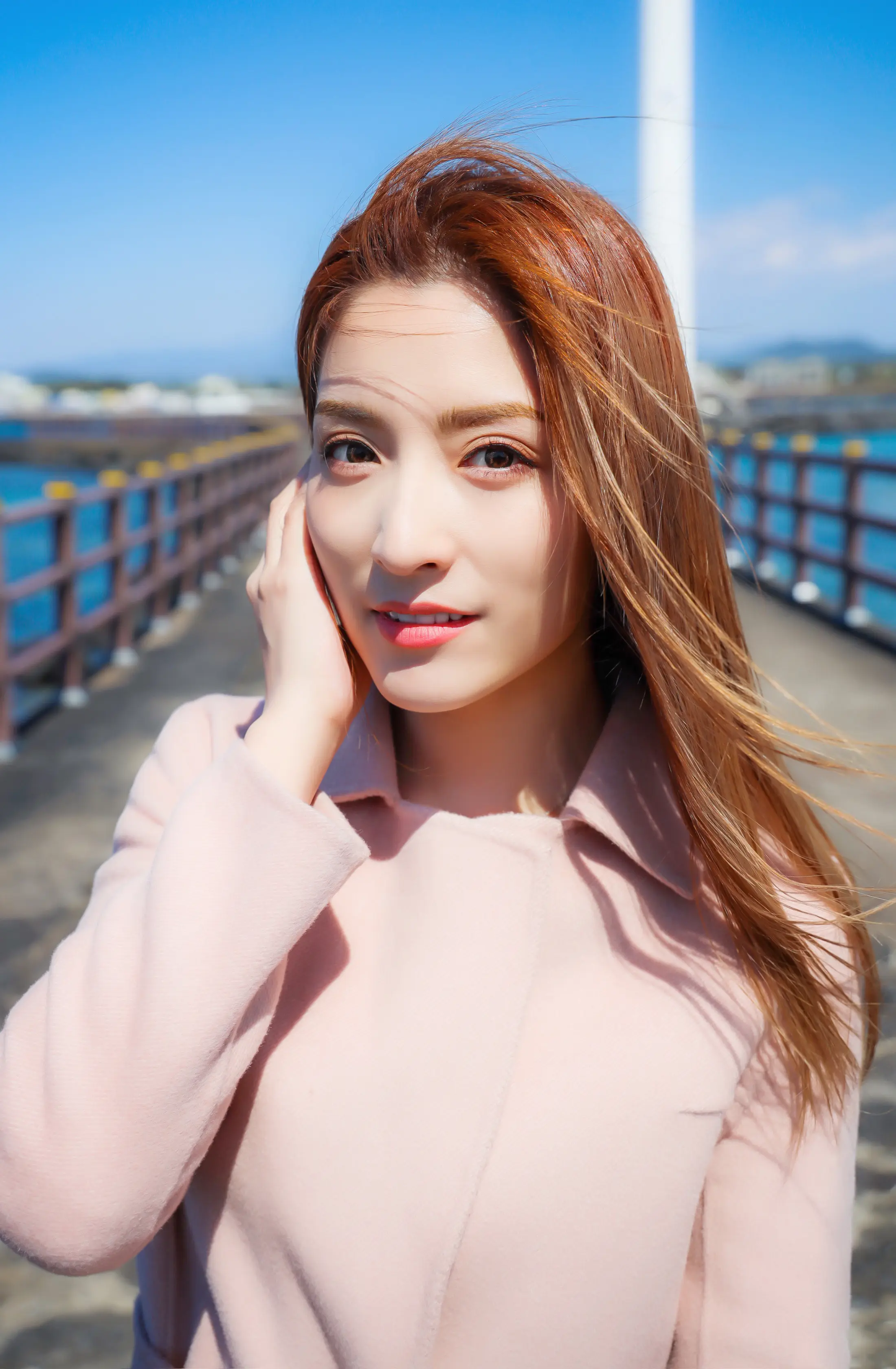 2012年,潘辰凭借其专辑在musicradiotop排行榜荣获年度金曲奖,这一