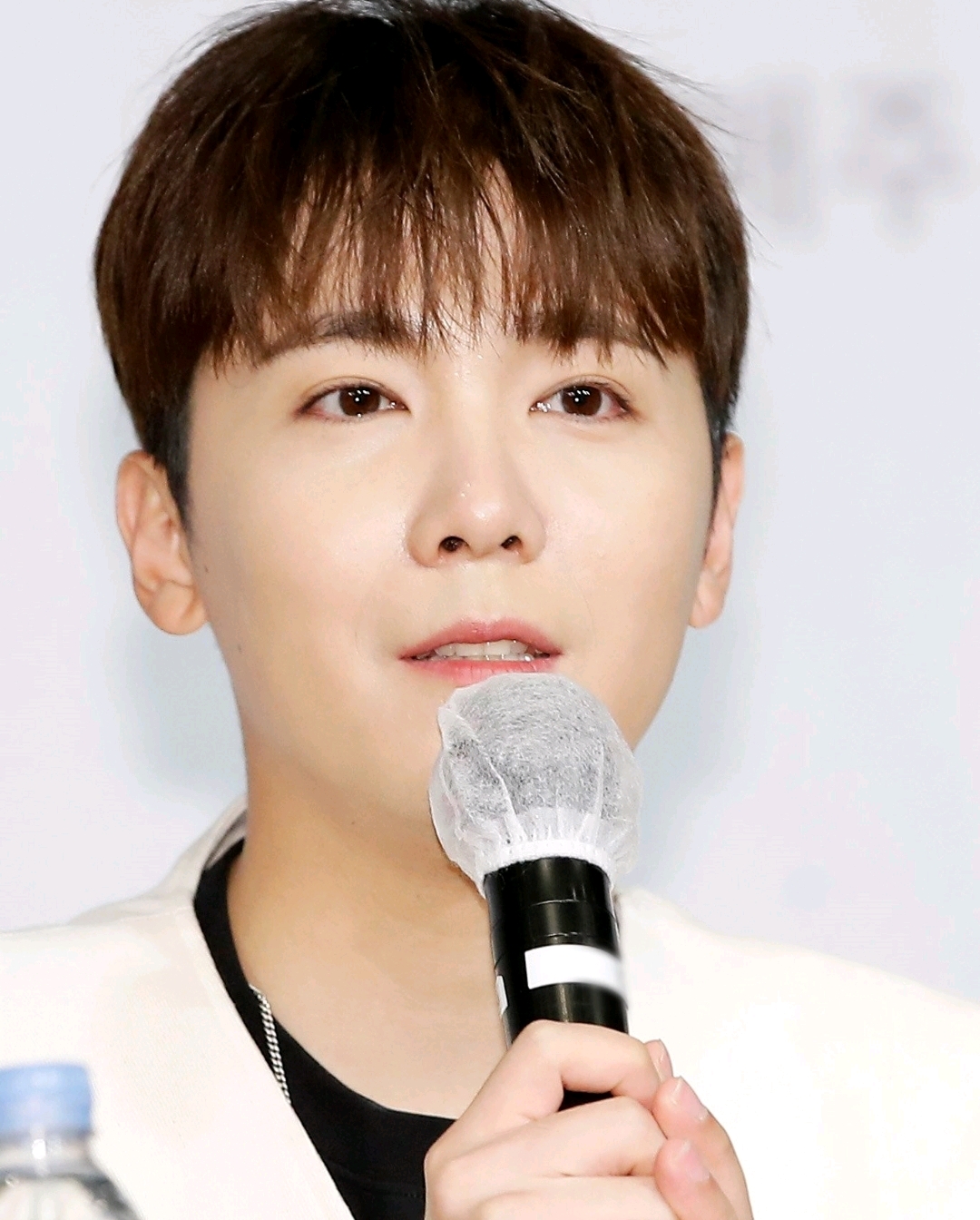 韩网热议!李洪基罕见屁股疾病多带好几条内裤,人们怪装病 哔哩哔哩