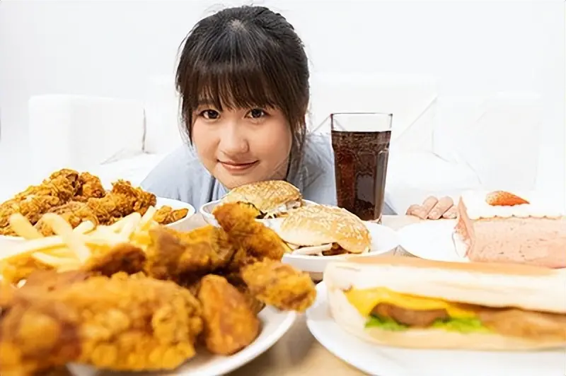 暴饮暴食,对身体的危害!